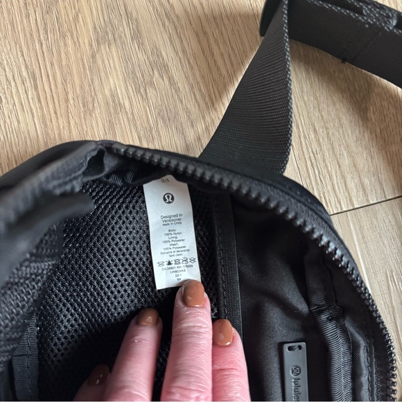 Black Belt Bag - Picture 6 of 6